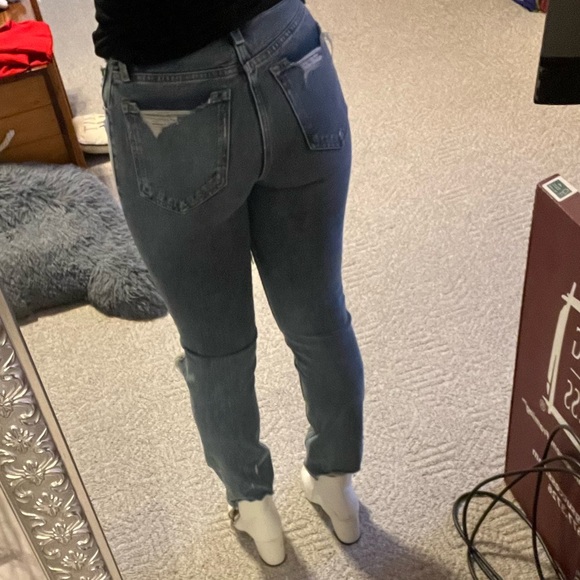 Abercrombie & Fitch High Rise Mom Jeans - Medium Wash, Ripped - Picture 5 of 8